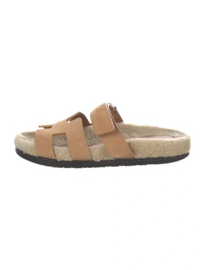Pre-owned Hermes 2021 Chypre Slides In Neutral
