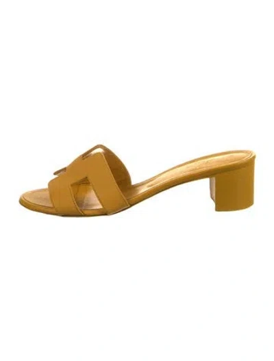 Pre-owned Hermes 2021 Oasis Slides In Yellow