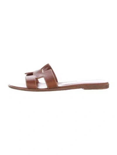 Pre-owned Hermes 2021 Oran Slides In Brown