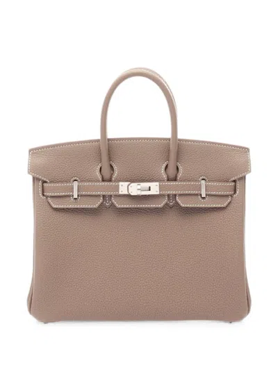 Pre-owned Hermes 2022 Birkin 25 Togo Handbag In Neutral