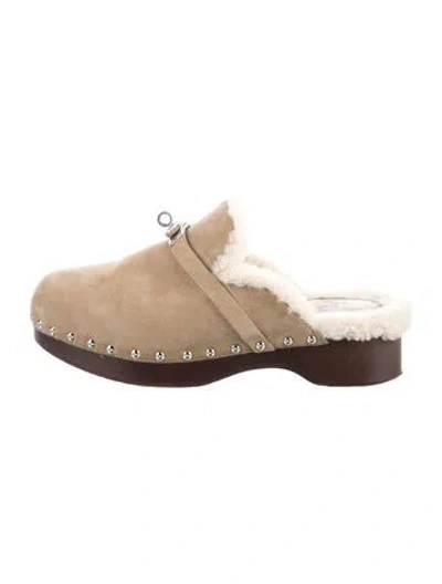 Pre-owned Hermes 2022 Carlotta Mules In Green