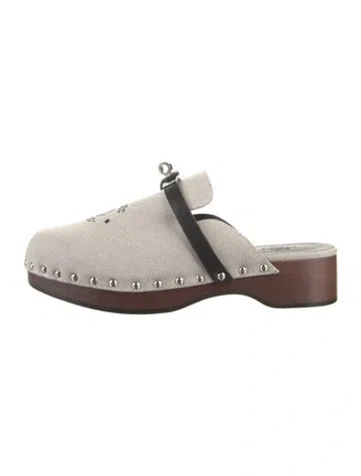 Pre-owned Hermes 2022 Carlotta Mules In Neutral