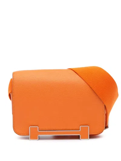 Pre-owned Hermes 2022 Chevre Mysore Geta Crossbody Bag In 橘色