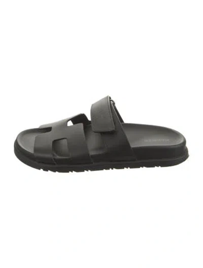 Pre-owned Hermes 2022 Chypre Slides In Black