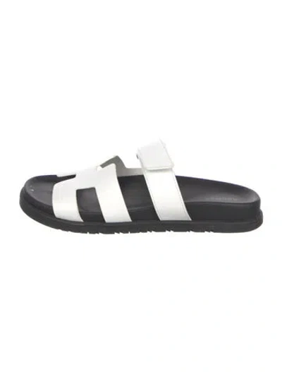 Pre-owned Hermes 2022 Chypre Slides In White