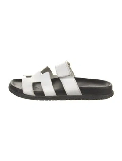 Pre-owned Hermes 2022 Chypre Slides In White