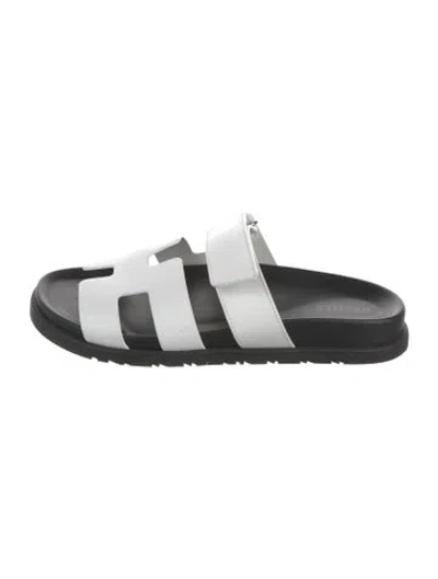 Pre-owned Hermes 2022 Chypre Slides In White