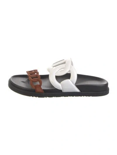Pre-owned Hermes 2022 Extra Slides In Brown/white