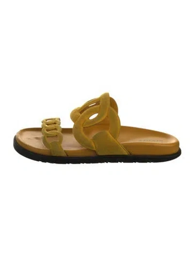 Pre-owned Hermes 2022 Extra Slides In Yellow
