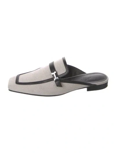 Pre-owned Hermes 2022 Groovy Mules In Neutrals