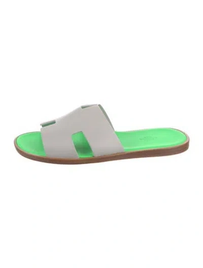 Pre-owned Hermes 2022 Izmir Slides In Green
