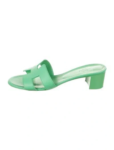Pre-owned Hermes 2022 Oasis Slides In Green