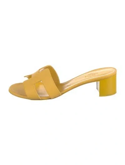 Pre-owned Hermes 2022 Oasis Slides In Yellow