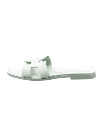 Pre-owned Hermes 2022 Oran Slides In Green