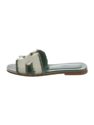 Pre-owned Hermes 2022 Oran Slides In Green/white