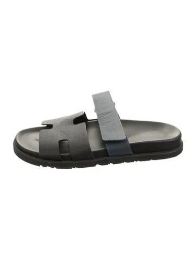 Pre-owned Hermes 2023 Chypre Sandals In Green
