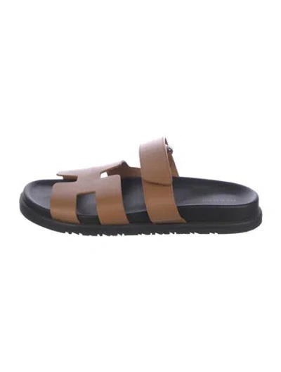 Pre-owned Hermes 2023 Chypre Slides In Brown