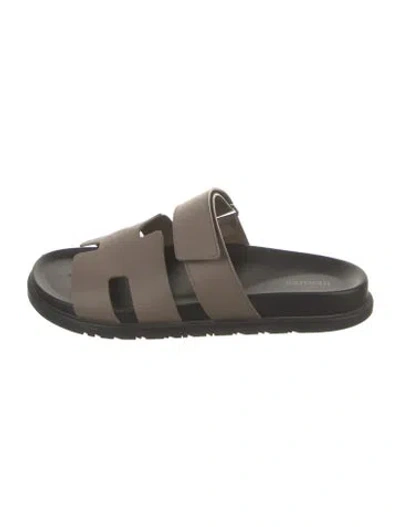 Pre-owned Hermes 2023 Chypre Slides In Brown