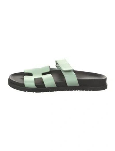 Pre-owned Hermes 2023 Chypre Slides In Green