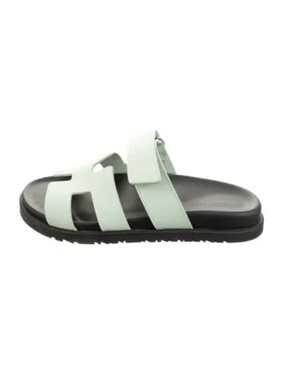 Pre-owned Hermes 2023 Chypre Slides In Green