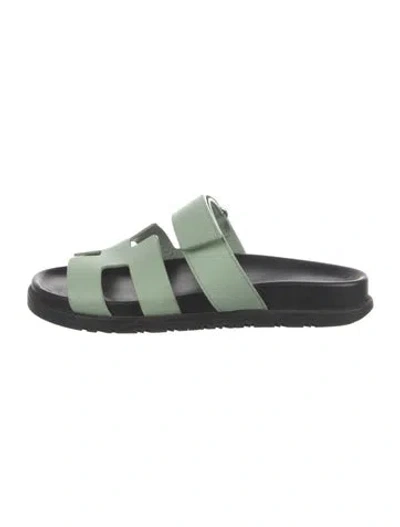 Pre-owned Hermes 2023 Chypre Slides In Green