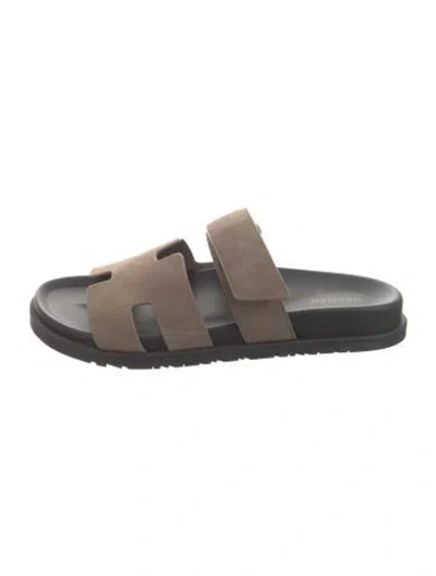 Pre-owned Hermes 2023 Chypre Slides In Neutrals
