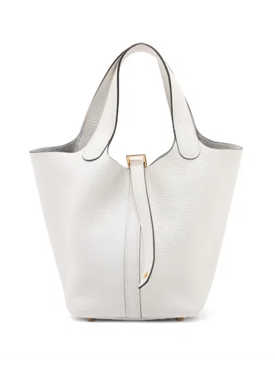 Pre-owned Hermes 2023 Clemence Picotin Lock 18 Handbag In White