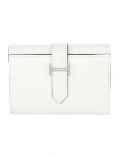 Pre-owned Hermes 2023 Compact Bearn Wallet In Green