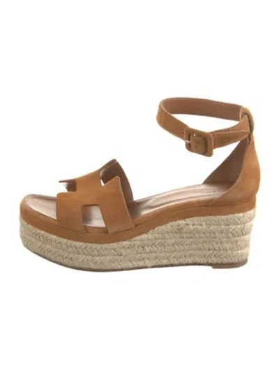 Pre-owned Hermes 2023 Elda Espadrilles In Brown