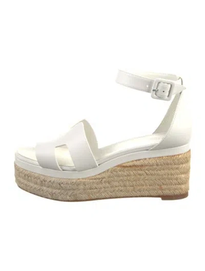 Pre-owned Hermes 2023 Elda Espadrilles In Neutrals