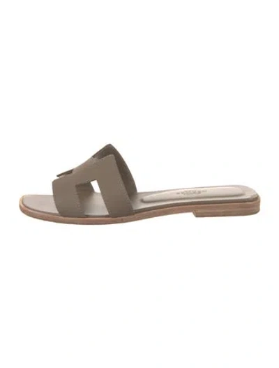 Pre-owned Hermes 2023 Epsom Oran Slides In Neutral