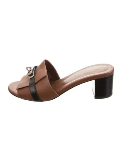 Pre-owned Hermes 2023 Gigi 50 Slides In Brown