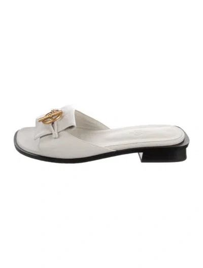 Pre-owned Hermes 2023 Ilot 50 Slides In White