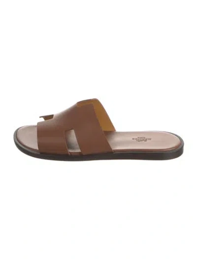 Pre-owned Hermes 2023 Izmir Slides In Brown