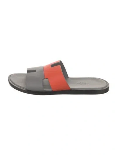 Pre-owned Hermes 2023 Izmir Slides In Gray