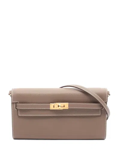 Pre-owned Hermes 2023 Kelly To Go Leather Shoulder Wallet In Neutral
