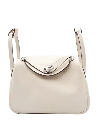 Pre-owned Hermes 2023 Mini Swift Lindy Verso 20 Satchel In White