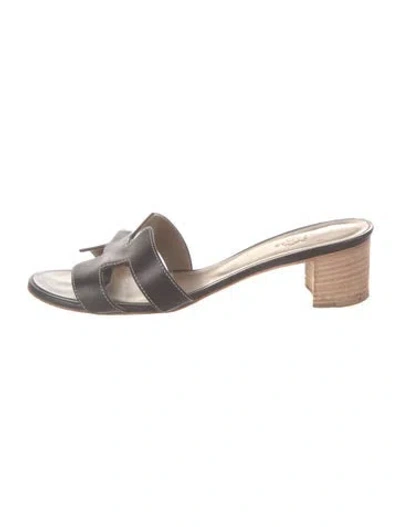 Pre-owned Hermes 2023 Oasis Slides In Black/brown
