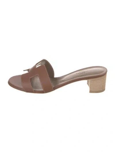 Pre-owned Hermes 2023 Oasis Slides In Brown