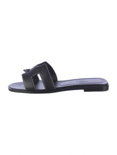 Pre-owned Hermes 2023 Oran Slides In Blue