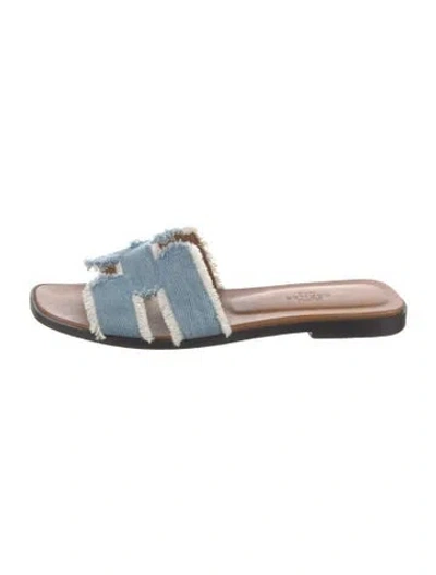 Pre-owned Hermes 2023 Oran Slides In Blue