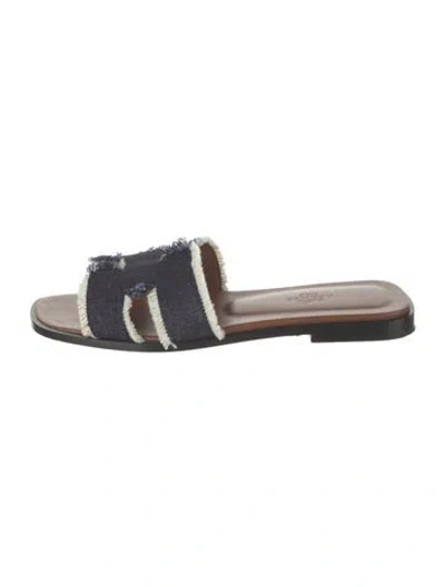 Pre-owned Hermes 2023 Oran Slides In Blue/brown