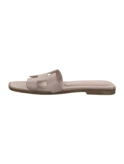 Pre-owned Hermes 2023 Oran Slides In Brown