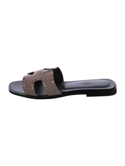 Pre-owned Hermes 2023 Oran Slides In Pink