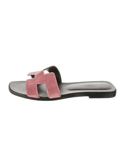 Pre-owned Hermes 2023 Oran Slides In Pink