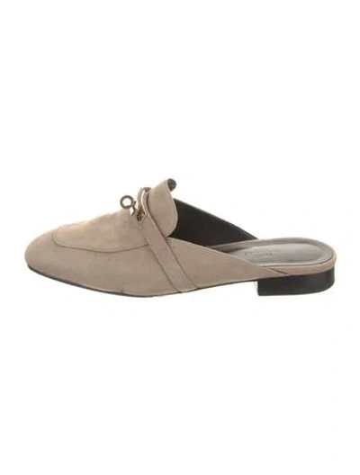 Pre-owned Hermes 2023 oz Mules In Neutral