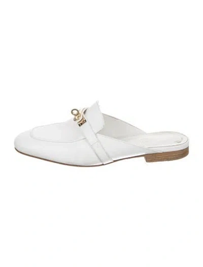 Pre-owned Hermes 2023 oz Mules In White