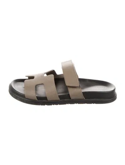 Pre-owned Hermes 2024 Chypre Slides In Neutral