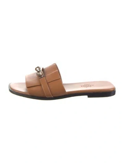 Pre-owned Hermes 2024 Giulia Slides In Brown