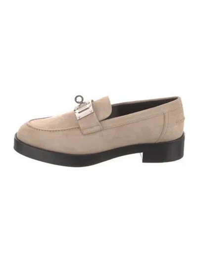 Pre-owned Hermes 2024 Hot Loafers In Neutral